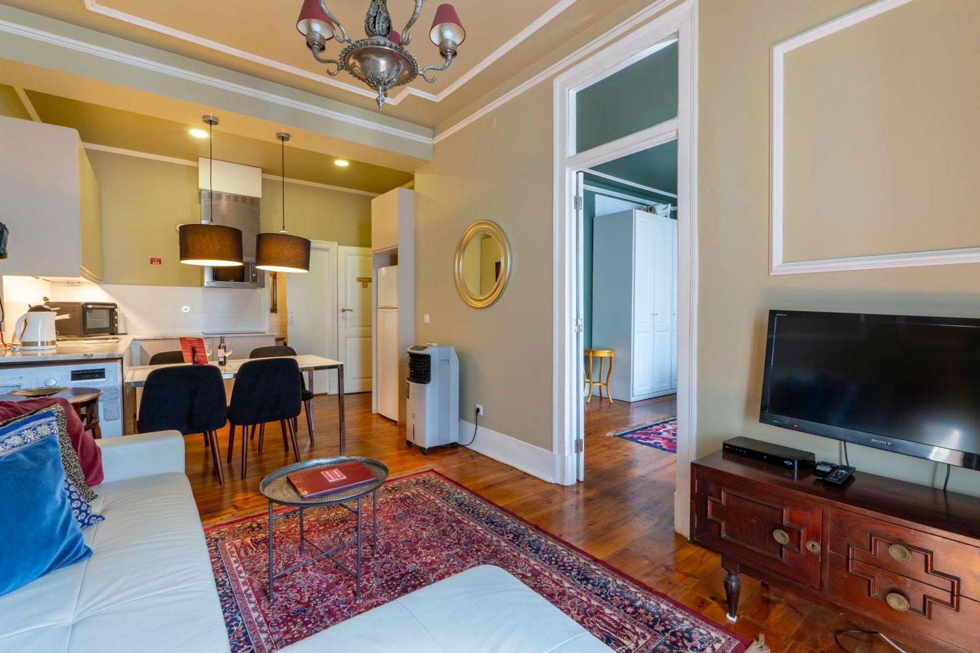 Portuguese Charm In Apartment Lisbon